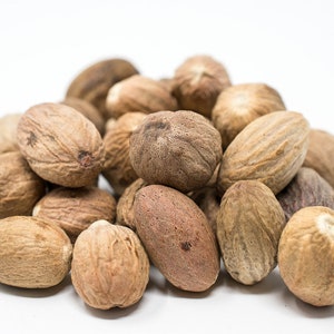 Whole Nutmeg|  Fresh Nutmeg from Sri Lanka for Cooking and Baking
