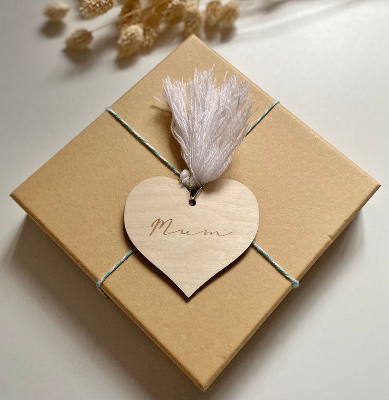 Happy Mothers Day heart shaped, wooden gift tag image 1