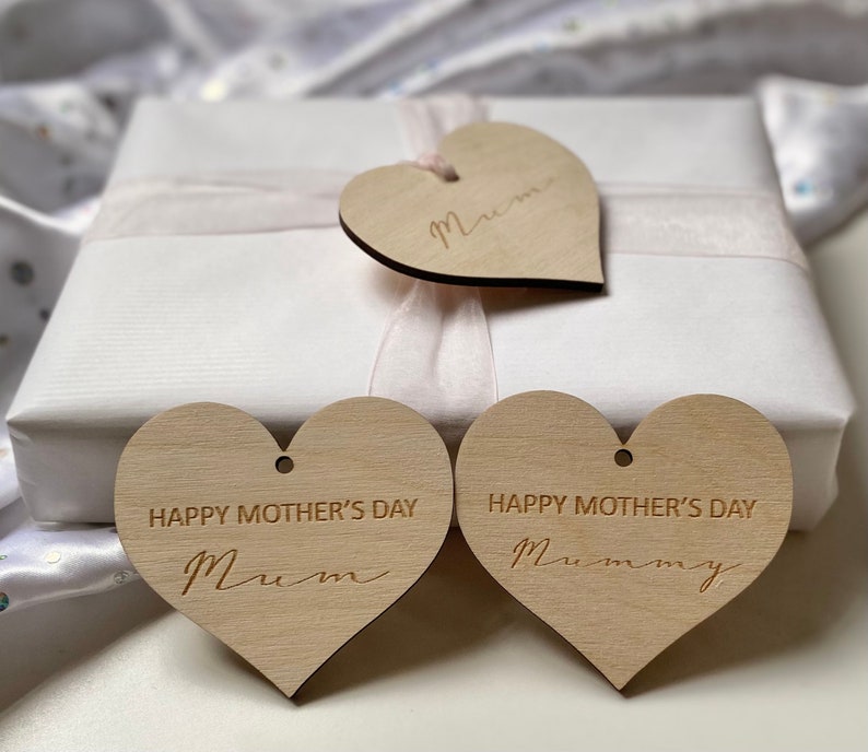 Happy Mothers Day heart shaped, wooden gift tag image 3