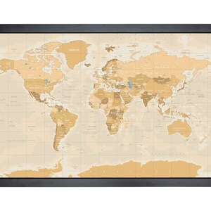 Carte du monde avec épingles | 36 x 24 po. ou 24 po. x 18 po. | Couleur beige clair (droite)
