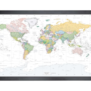Carte du monde encadrée avec épingles | 36 x 24 po. | Blanc brillant
