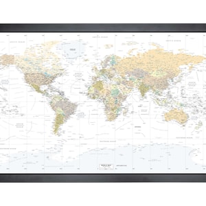 carte du monde encadrée vintage avec épingles | 36 x 24 po. | Jaunes vintage