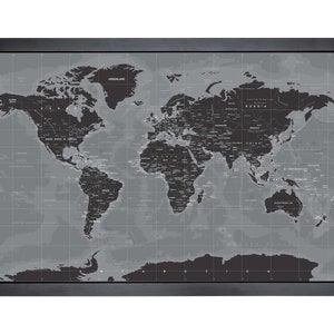 Carte du monde avec épingles | 36 x 24 po. ou 24 po. x 18 po. | Noir sur gris (droit)
