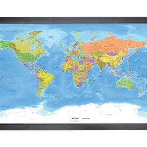 Carte du monde encadrée avec épingles | 36 x 24 po. | Miller très détaillé avec des textures d'élévation
