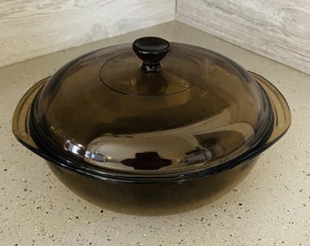 Vintage Pyrex 1.5 QT Casserole Dish with Lid Amber Color Glass