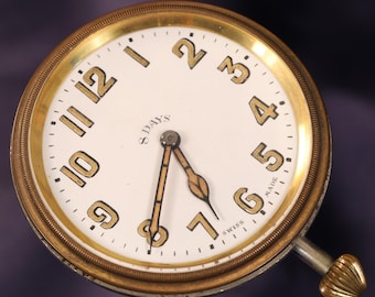 Antike Schweizer 8-Tage-Armaturenbrett- oder Reiseuhr um 1930