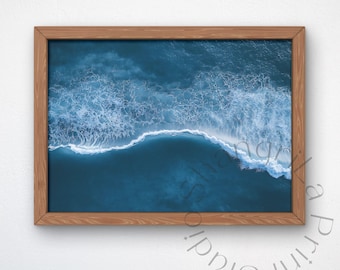 Arte mural de olas oceánicas aéreas, impresión fotográfica de mar azul, decoración de playa costera, textura de agua natural, descarga digital, arte de surf oceánico