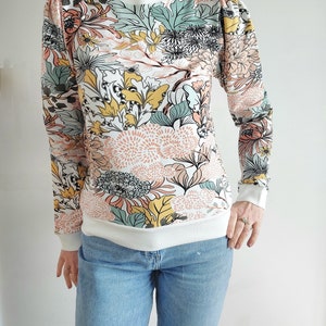 Sweatshirt imprimé femme, molleton manches longues ballon, motifs multicolors, original, confortable par Mesketa image 6