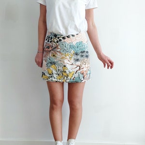 Women's skirt shorts, short cut, high waist, multicolored flower print, linen, trendy, by Mesketa image 3