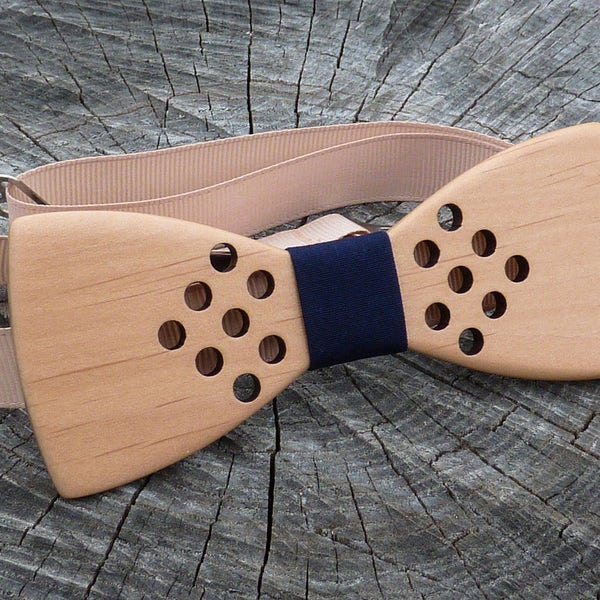 Wood bow tie|Bowtie|Bowtie wood|Birthday gift|Man Accessories|Bow tie on a gift|on every day|Gift for man|Wedding Bow Tie|Wooden woomen gift