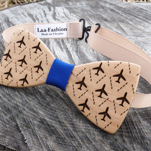 Wooden bow tie|Gift for man|Aircraft|Bowtie|Bowtie wood|Gift for man|bow tie on a gift|Aviation gift|Birthday gift|noeud papillon en boi