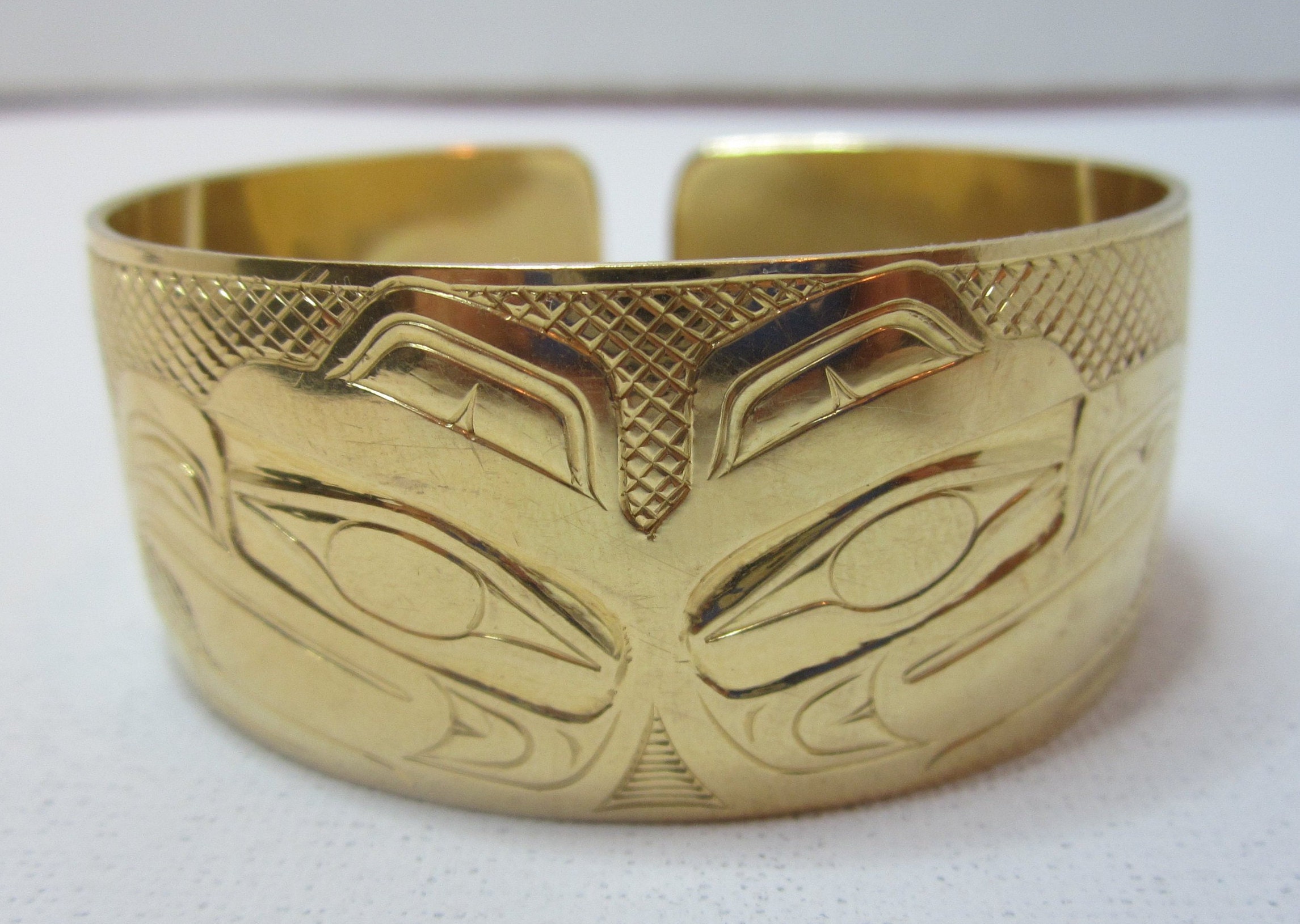 self-portrait PF25093SBUBURGUNDY 関税送料込 Haida First Nation 18k Solid Gold 'thunderbird & Eagle