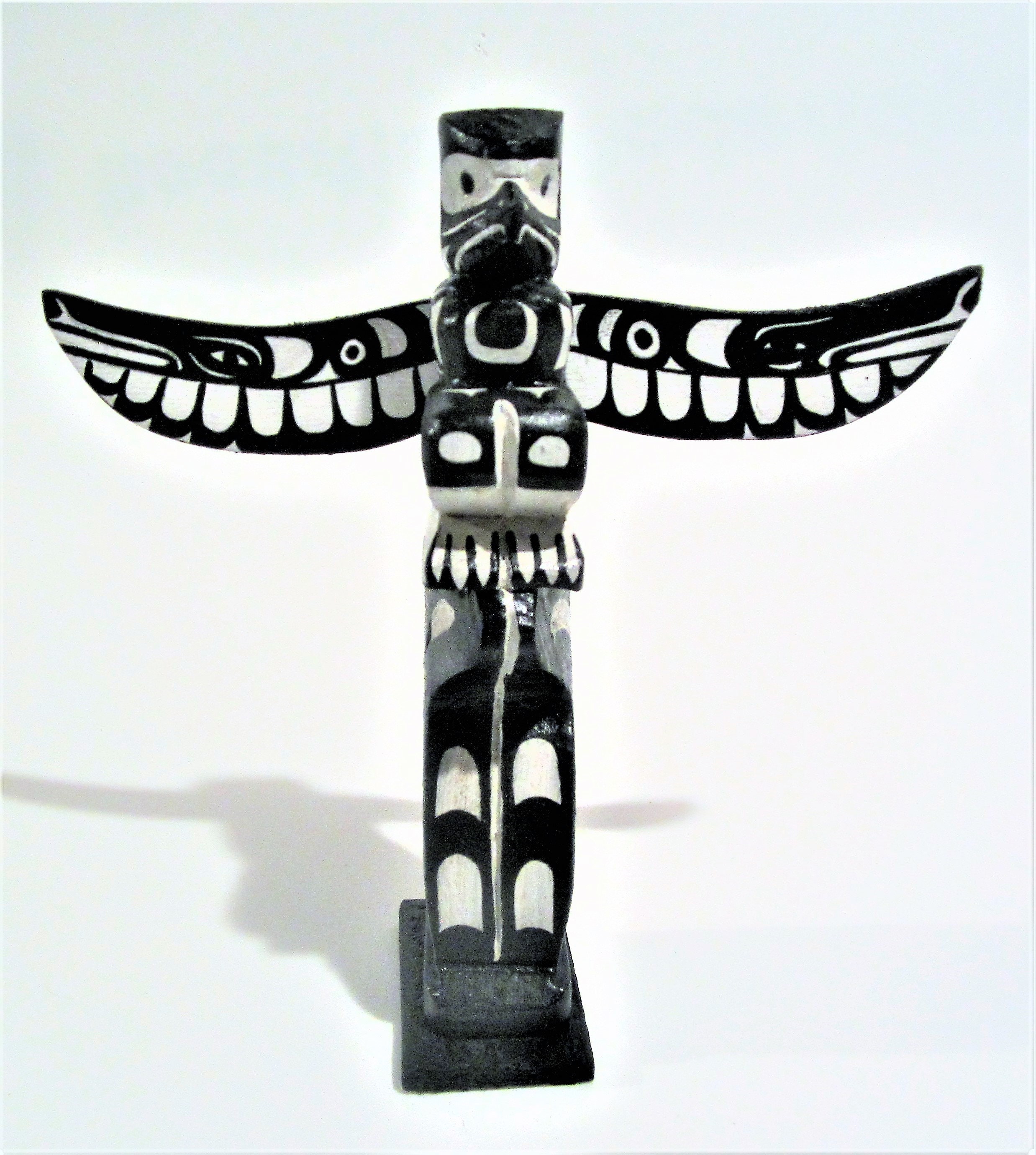 Kwakiutl First Nation ''Wolf & Owl'' Cedar Wood Totem Pole Carving Pacific  North West Coast Native Indigenous Art - Etsy Portugal