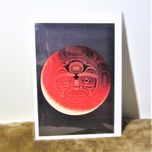 K’omoks First Nation ''Blood Moon'' Pacific North West Native Indigenous Art Carte postale 6 x 9 pouces