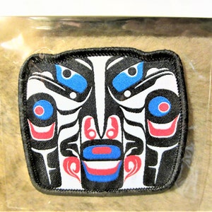 Toppa ricamata termoadesiva Haida First Nation &#39;Eagle & Raven&#39; 2,5&#39;&#39; - 3&#39;&#39; Arte indigena nativa della costa nordoccidentale del Pacifico