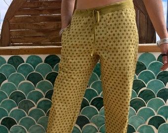 Organic cotton pants dyed with herbs and plants of the Ayurvedic tradition- Comfortable summer pants