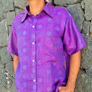 Elegant and airy shirt made with recycled silk sari - Men pure silk shirt with half sleeves