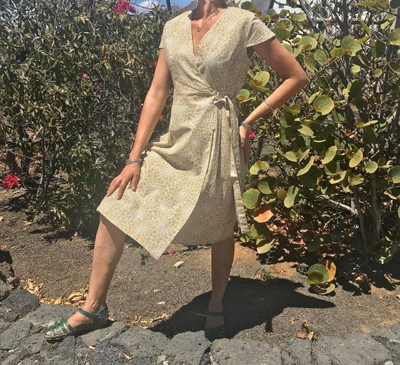 Vestito sotto il ginocchio hotsell stretto