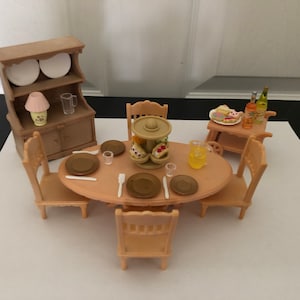 Sylvanian rare table, chairs, unit and accesories