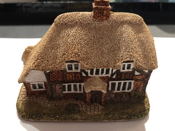 Lilliput Lane Vintage Honeysuckle Cottage - Etsy