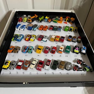 Carrinhos, vans e caminhões Micro Machines e Funrise - selecione na lista suspensa.