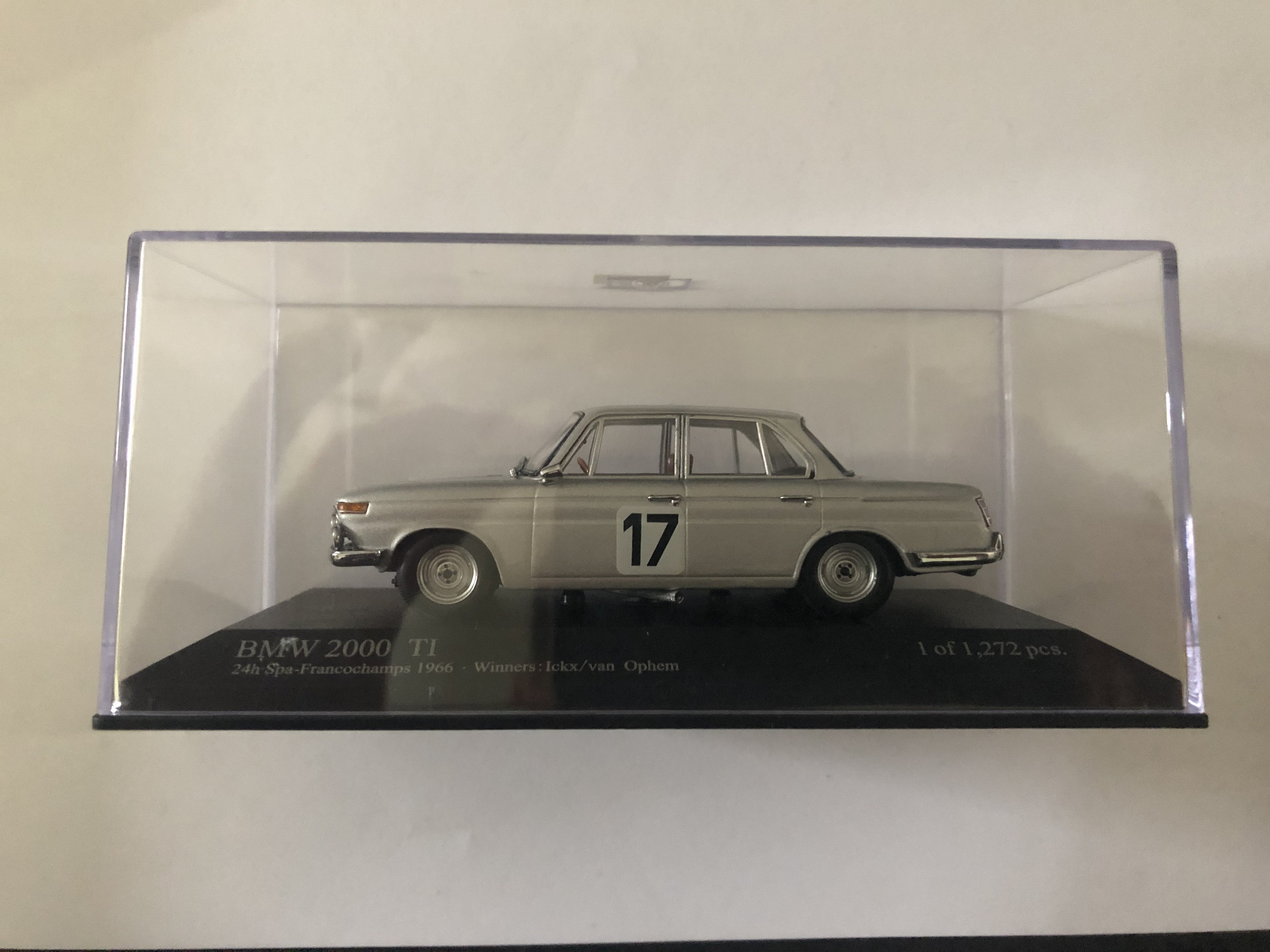 BMW 2000 ti 24h Spa 1966 ミニカーミニチャンプス1/43 Minichamps BMW 2000 Ti 17 Ickx Van Ophem WINNERS 24H SPA