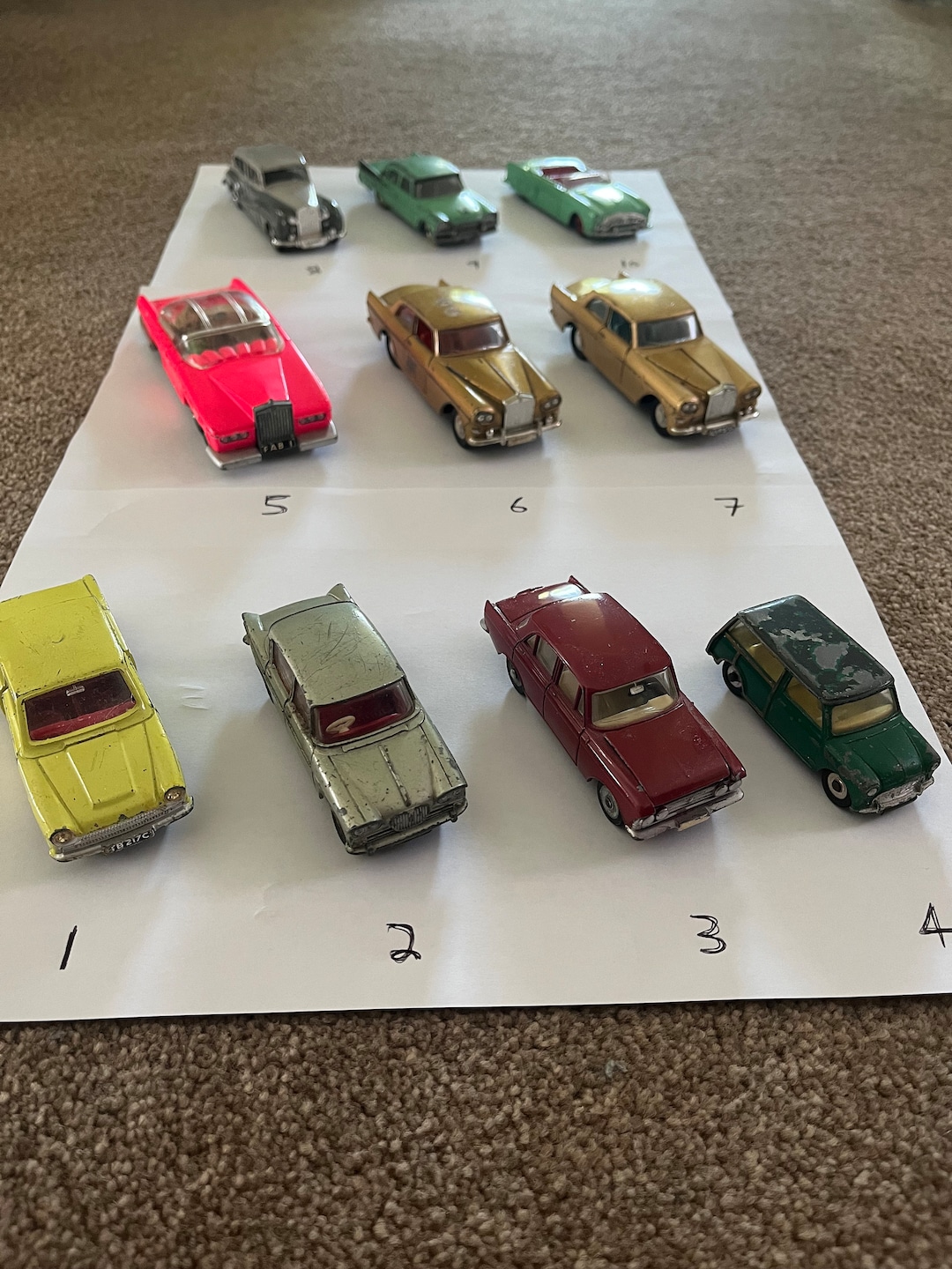 Dinky Toys ヴィンテージカー - ドロップダウンリストから選択し