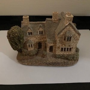 Lilliput Lane vintage large house