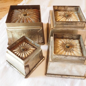 Cute set of 4 metal baking molds, antique French tartlett tins, metal mold pastry, embossed pattern, ecla baking tins, petit four cases
