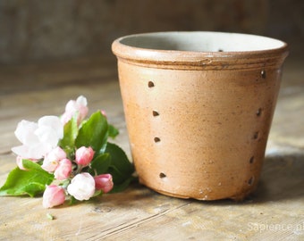 Beige brown glazed handmade antique French terracotta cheese mould on 3 little feet, sandstone, cheese strainer, faisselle mal