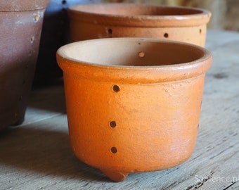 Small/medium handmade antique French terracotta cheese mould on 3 little feet, sandstone, cheese strainer, faisselle mal