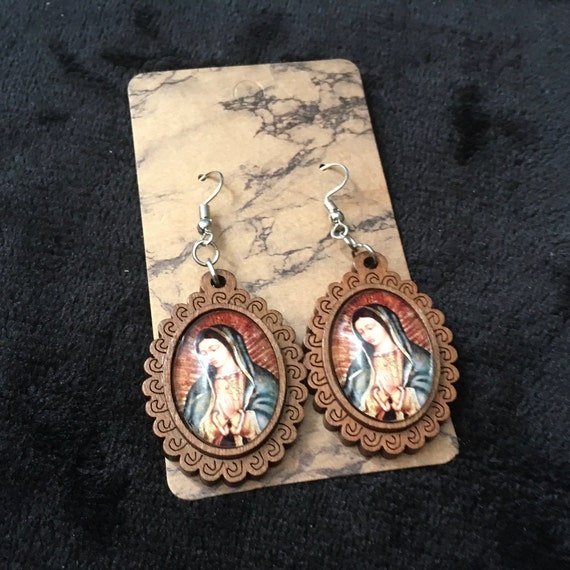 Virgen de Guadalupe Earrings,Mary lady,catholic,religious ,aretes, virgen maria, wood base,glass virgin.