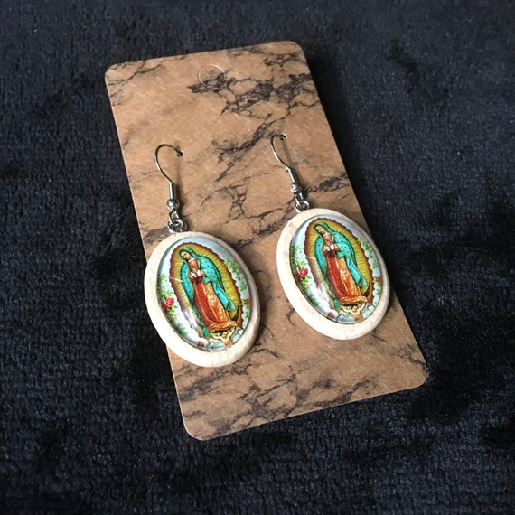 Virgen de Guadalupe Earrings,Mary lady,catholic,religious ,aretes, virgen maria, wood base,glass virgin.
