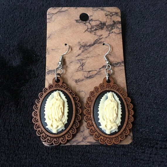 Virgen de Guadalupe Earrings,Mary lady,catholic,religious ,aretes, virgen maria, wood.