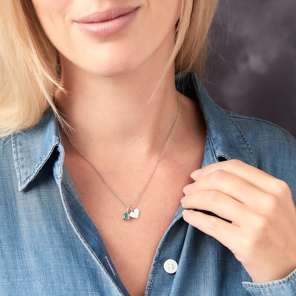 Collana con vera pietra portafortuna semipreziosa e diamanti con ciondolo a forma di cuore con iniziale personalizzata in argento sterling - Italia