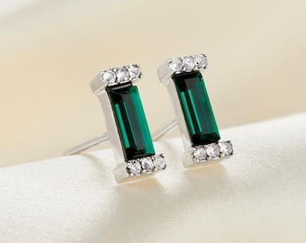 Emerald earrings, Baguette earrings in real silver, Emerald studs, May birthstone earrings, 60th birthday gift, Emerald wedding anniversary