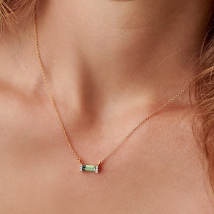 Peridot baguette birthstone necklace in gold vermeil, August birthstone necklace, Green stone pendant, Bridesmaid Gift, Mothers Day gift