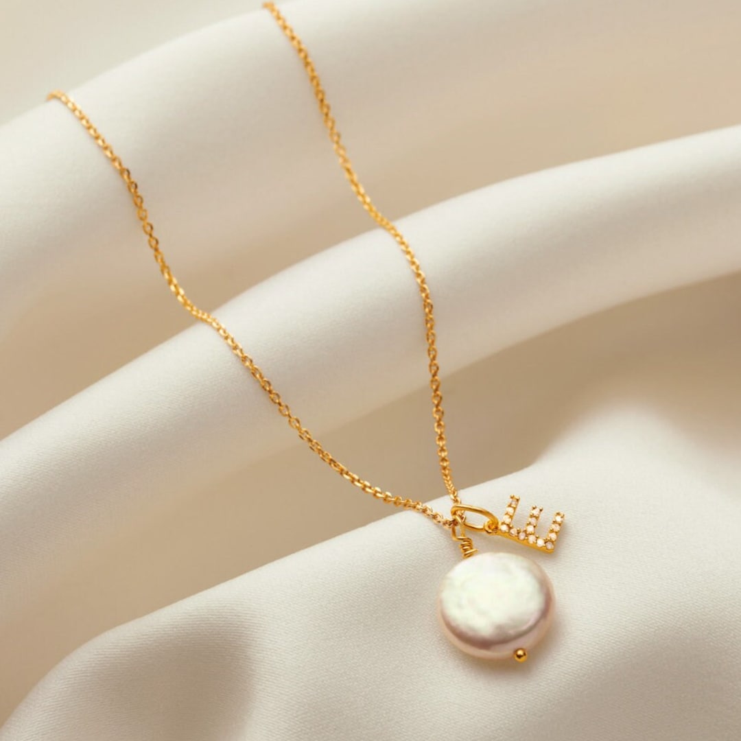 Diamond Initial and Pearl Necklace in 18k Gold Vermeil, Diamond Letter  Necklace With Freshwater Pearl Disc, 30th Birthday, Bridesmaid Gift - Etsy