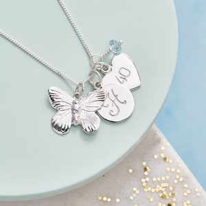 Collar de mariposa personalizado con piedras de nacimiento y dije de letras en plata de ley, regalo de cumpleaños número 40, collar inicial, dije de número