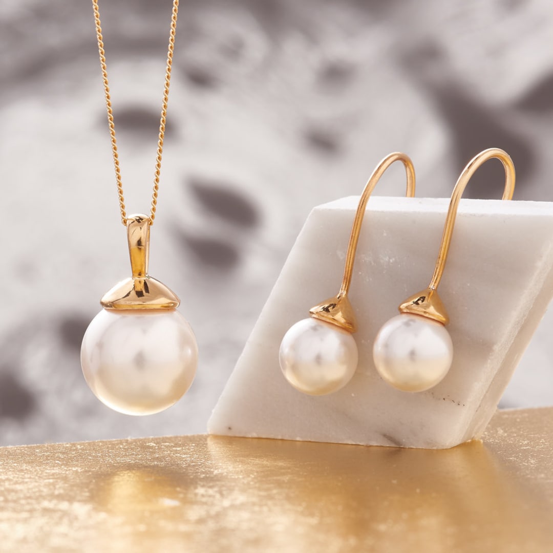 Pearl earrings set shop in gold