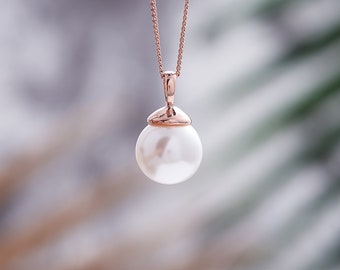 Pearl pendant necklace in rose gold vermeil, modern pearl pendant, single pearl pendant, round pearl pendant, white pearl pendant