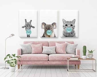 Koala-Malerei. Koala mit rosa Gummi Wandkunst. Leinwand-Dekor. Leinwand-Set von 3. Katze Blasen Blase Kaugummi. Kunstliebhaber Geschenke. Katze Leinwand Wandkunst.