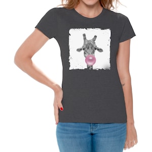 Animal Collection. Giraffe mit Gummi T-Shirt. Tierkleidung. T-Shirt für Frau. Giraffen Liebhaber Geschenke. Geschenke für Sie. Lustiges Tier Tshirt.