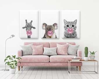 Giraffe Kunst. Leinwand Malerei für Büro. Kunstliebhaber Geschenke. Süße Katze Leinwand Druck Kunst. Koala mit rosa Gummi Wandkunst. Leinwand Tier Set von 3.