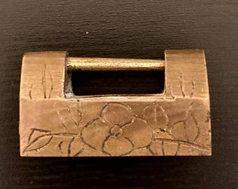 Antique Brass Chinese Lock And Key Trunk Padlock With Key