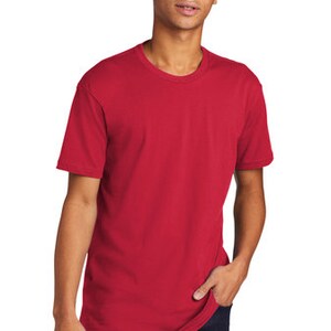 Peut inclure: Un t-shirt rouge &agrave; manches courtes avec un col rond.