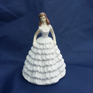 8 Tier Rüschenkleid Puppe Keramik Figur, Weißes Kleid Cake Topper,Sweet Sixteen Doll,Quinceanera Centerpiece,Bride,Cake Topper,Debütante