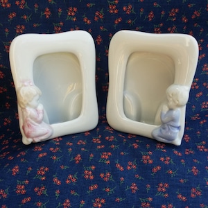 Moldura de porcelana infantil vintage em rosa ou azul, presente de batizado, moldura para menino ou menina orando, decoração de berçário, preço reduzido