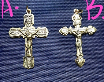 Vintage Gold Crucifix Pendant Charm, Retro Style Crucifix Cross, Jesus on Cross, Art Deco Cross Pendant, Ornate Cross, Gold Charm, Gift