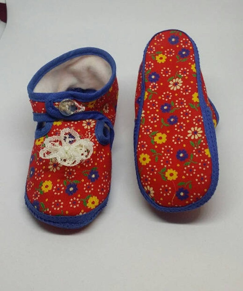 402 Baby Girls Pram Shoes with Vintage Rose print cute gift brand new